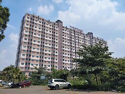 Spacious 1Br Classic At The Edge Bandung Apartment