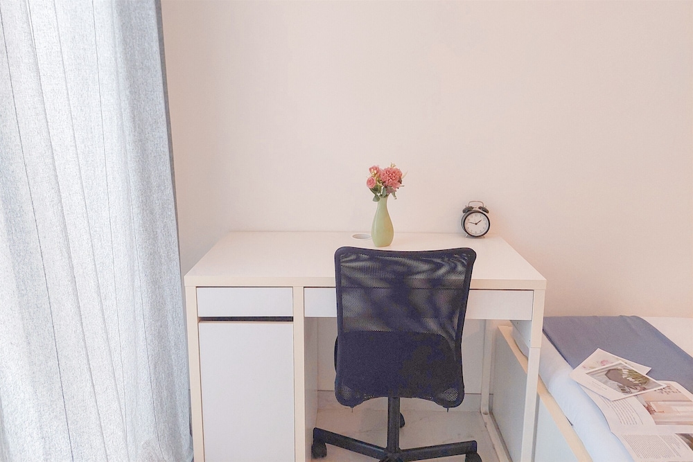 Comfort And Homey Studio At Sky House Bsd Apartment