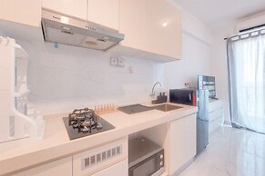 Comfort And Homey Studio At Sky House Bsd Apartment