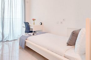 Comfort And Homey Studio At Sky House Bsd Apartment