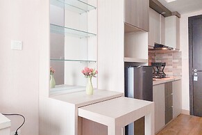Comfy And Homey Studio At Casa De Parco Apartment