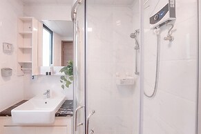 Best Spacious And Homey 3Br Sky House Bsd Apartment