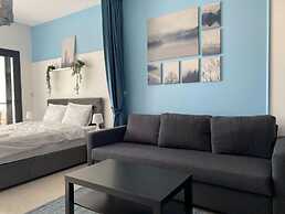 Azure Seaview Studio in Caesar Blue