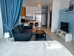 Azure Seaview Studio in Caesar Blue