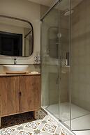 Batimont Suites & Apartments
