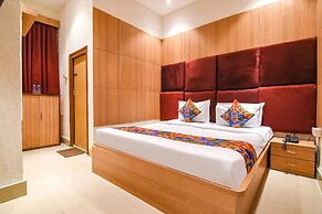 Fabhotel Marina