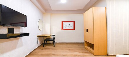 Fabhotel Royal Garden