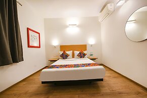 Fabhotel Crown Inn
