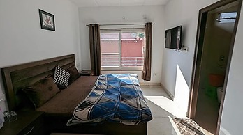 Fabhotel Bird Side
