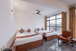 Fabhotel Raj