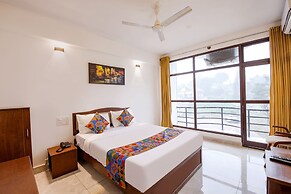 Fabhotel Raj