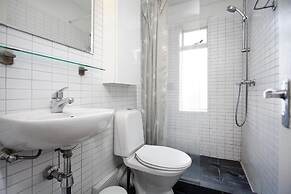 Day Dream Downtown Apartments