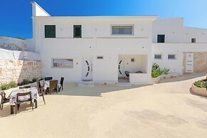 4185 Casa Valle by Barbarhouse
