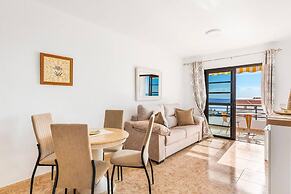 Apartment Edith - Ocean View Just Above the Beach