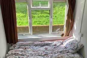 Seaside Retreat Sleeps 4 With Pets