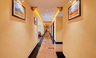 Hotel Opulence Inn