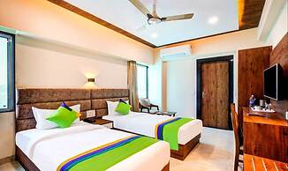 Hotel Opulence Inn