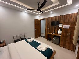 HOTEL VAIDIK GANGA