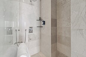 Blue Horizon Luxury Condo