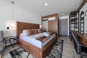 Epic Suites x Ahead