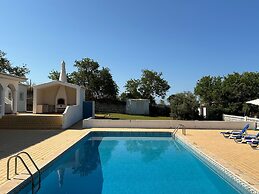 BnB Homes Luxurious Villa With 5 Bedrooms Pool