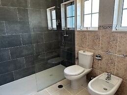 BnB Homes Luxurious Villa With 5 Bedrooms Pool