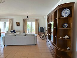 BnB Homes Luxurious Villa With 5 Bedrooms Pool