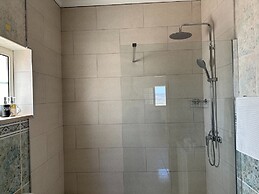 BnB Homes Luxurious Villa With 5 Bedrooms Pool