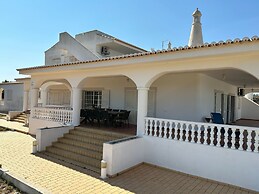 BnB Homes Luxurious Villa With 5 Bedrooms Pool