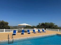 BnB Homes Luxurious Villa With 5 Bedrooms Pool