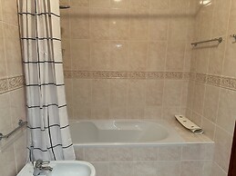 BnB Homes Luxurious Villa With 5 Bedrooms Pool