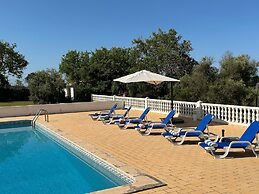 BnB Homes Luxurious Villa With 5 Bedrooms Pool