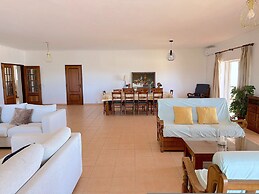 BnB Homes Luxurious Villa With 5 Bedrooms Pool