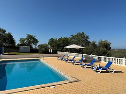 BnB Homes Luxurious Villa With 5 Bedrooms Pool