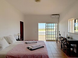 BnB Homes Luxurious Villa With 5 Bedrooms Pool