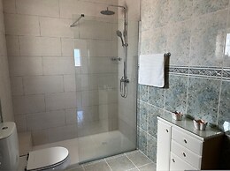 BnB Homes Luxurious Villa With 5 Bedrooms Pool