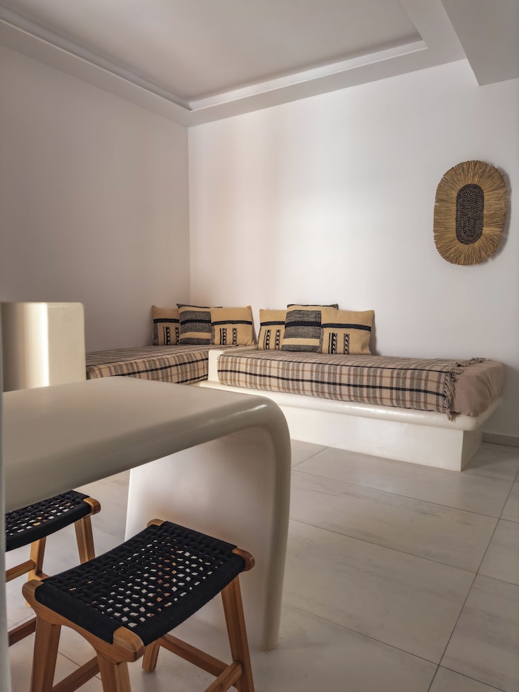 Alonia Suites