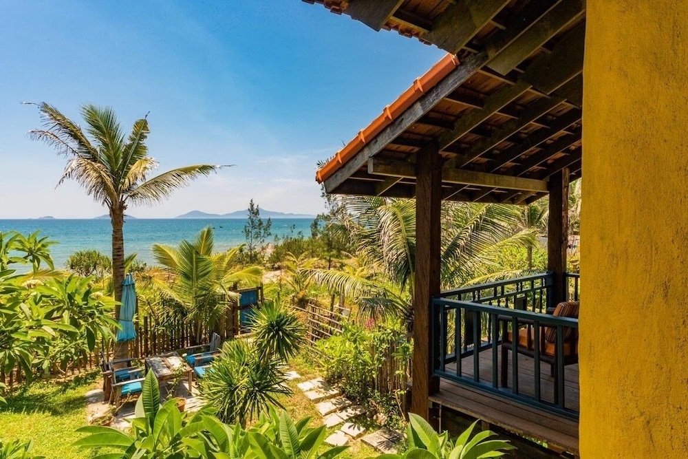 Flow House 3BR Oceanview An Bang Beach