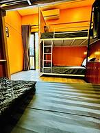 Autumn Hanoi House Bat Su