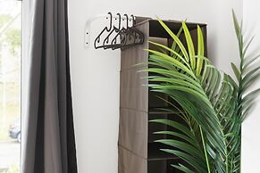 3br-sleeps8-parking-wifi-closestation
