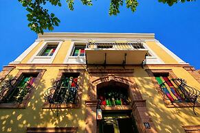 Latibule Macaron Guest House