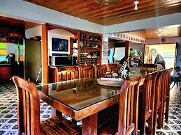 3 Bed House - Sleeps 20 - Pets - Pool - Garden