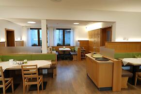G. Hotel Müller