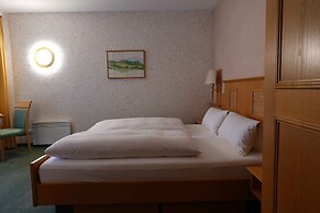 G. Hotel Müller