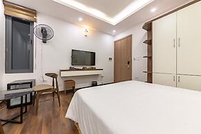 Everest Hotel