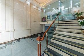 Everest Hotel