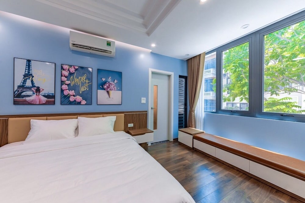 Everest Hotel