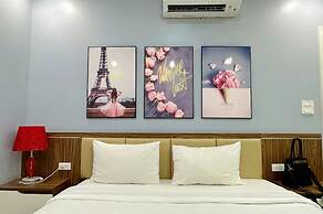 Everest Hotel