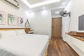 Everest Hotel