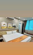 Everest Hotel